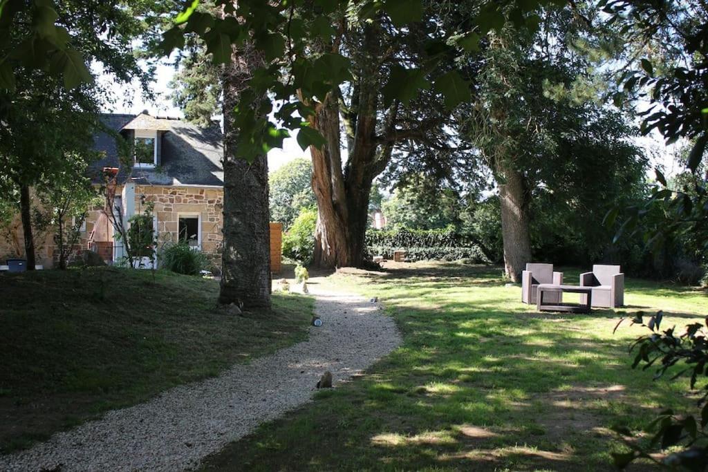 Ty Daou - Gites Du Vieux Tilleul Treglamus Exterior foto